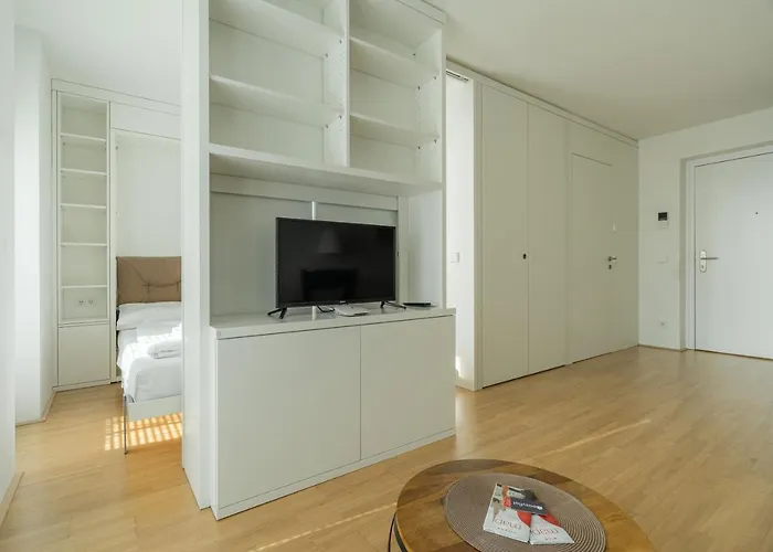 Easy-flat Gruener Prater - Balcony Near Metro דירה *
